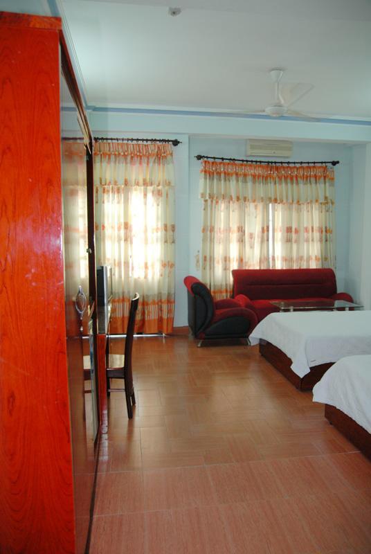 Hoa Anh Dao Hotel トゥイホア エクステリア 写真